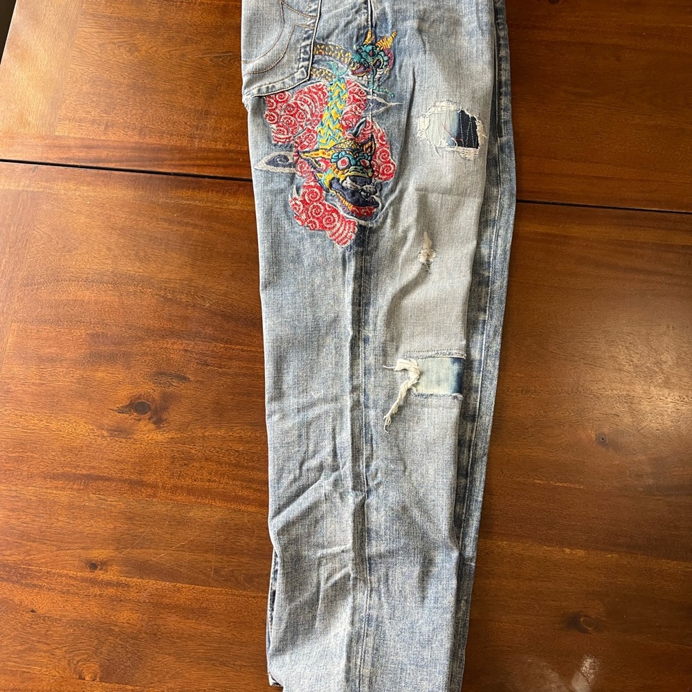 True Religion Slim straight custom Embroidered (Dragon) on leg. New w/o tags